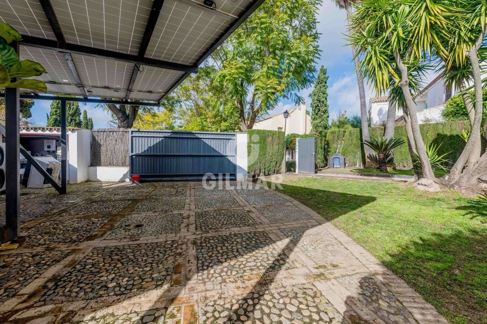 7 sovrum Villa till salu i Bormujos med pool garage - 1 390 000 € (Ref: 9646431)