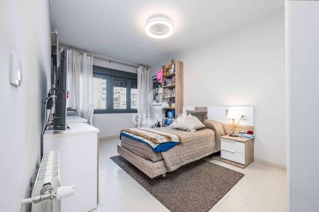 4 sovrum Takvåning till salu i Nervión, Sevilla stad - 560 000 € (Ref: 9646432)