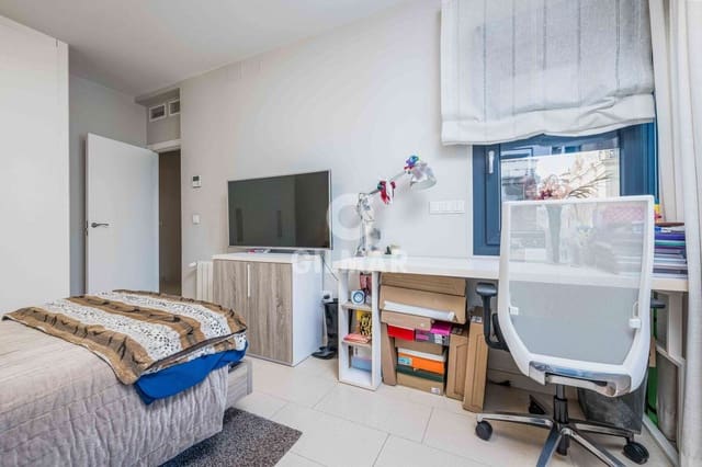 4 sovrum Takvåning till salu i Nervión, Sevilla stad - 560 000 € (Ref: 9646432)