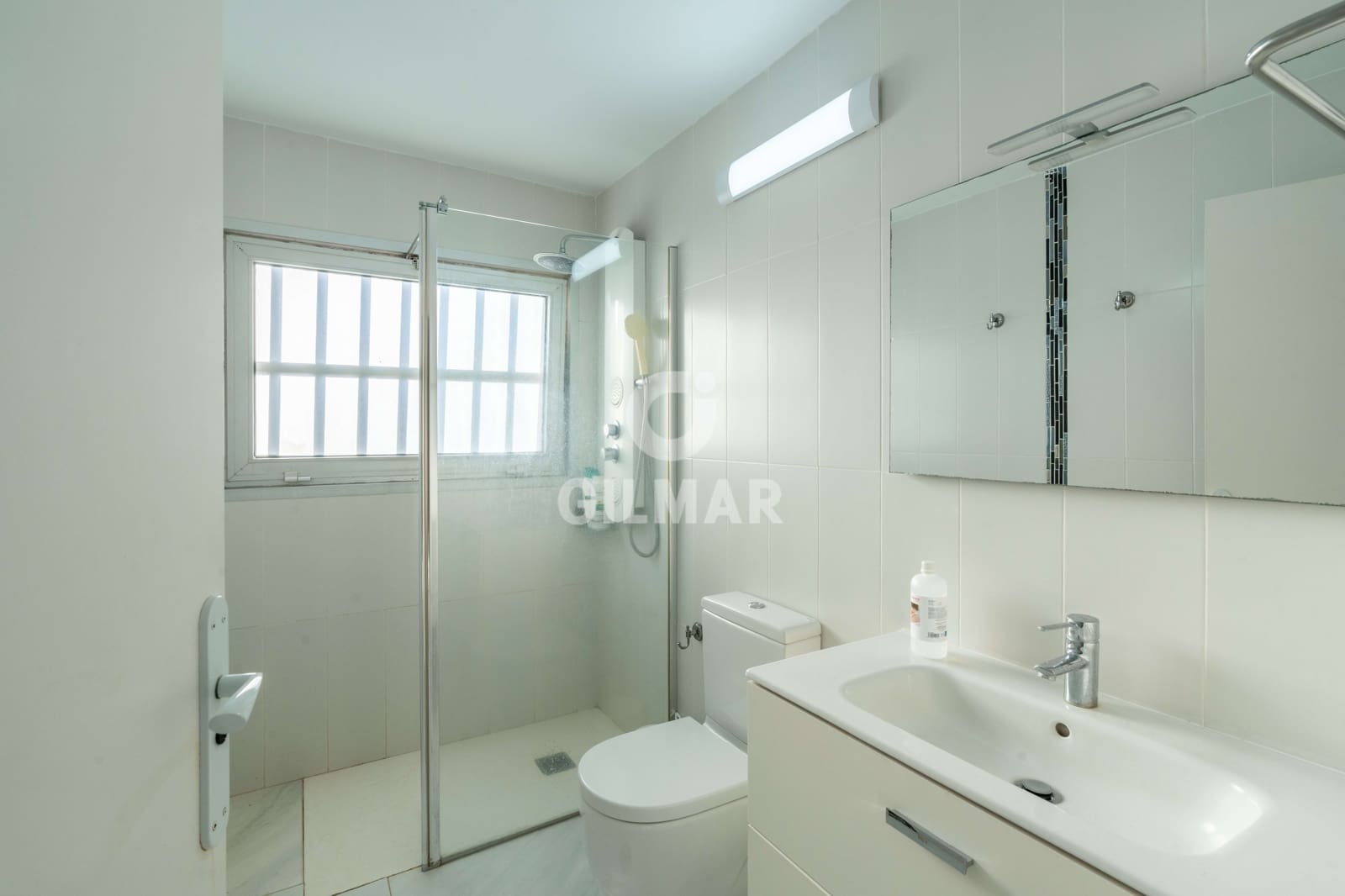 4 chambre Villa/Maison Semi-Mitoyenne à vendre à San Isidro de Abona avec piscine garage - 649 000 € (Ref: 9646434)