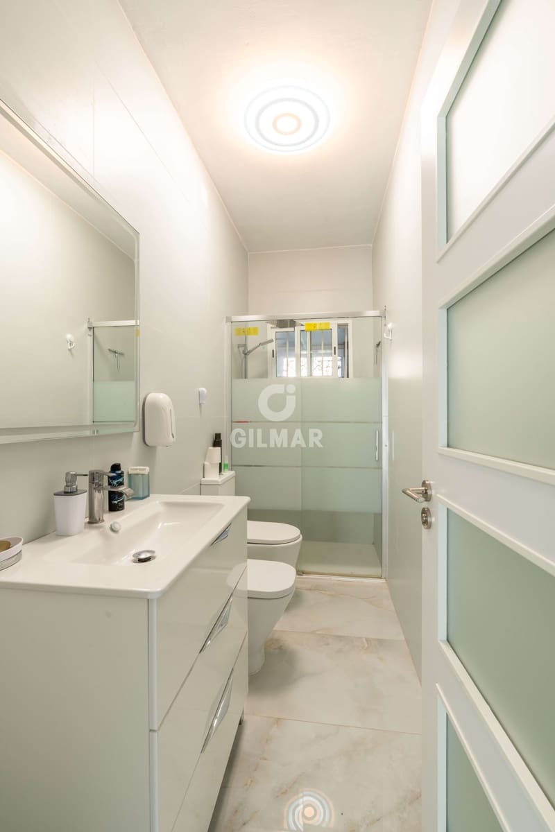 4 chambre Villa/Maison Semi-Mitoyenne à vendre à San Isidro de Abona avec piscine garage - 649 000 € (Ref: 9646434)