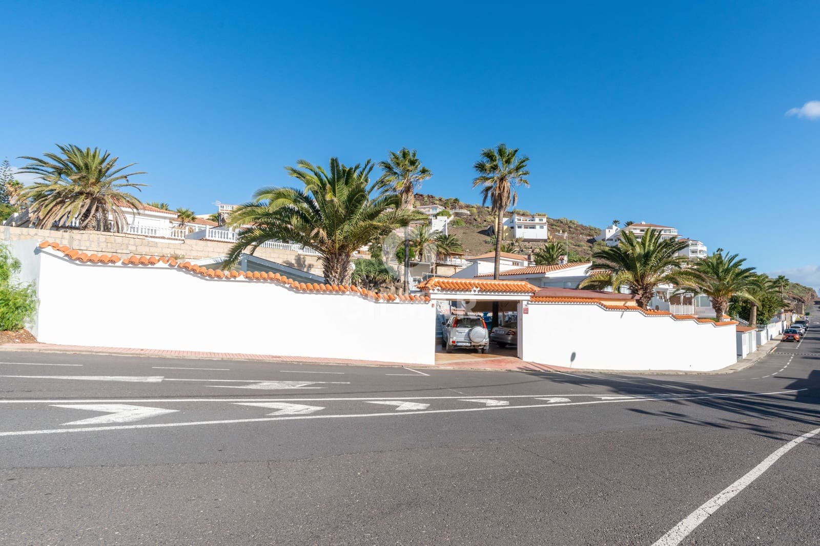 4 chambre Villa/Maison Semi-Mitoyenne à vendre à San Isidro de Abona avec piscine garage - 649 000 € (Ref: 9646434)