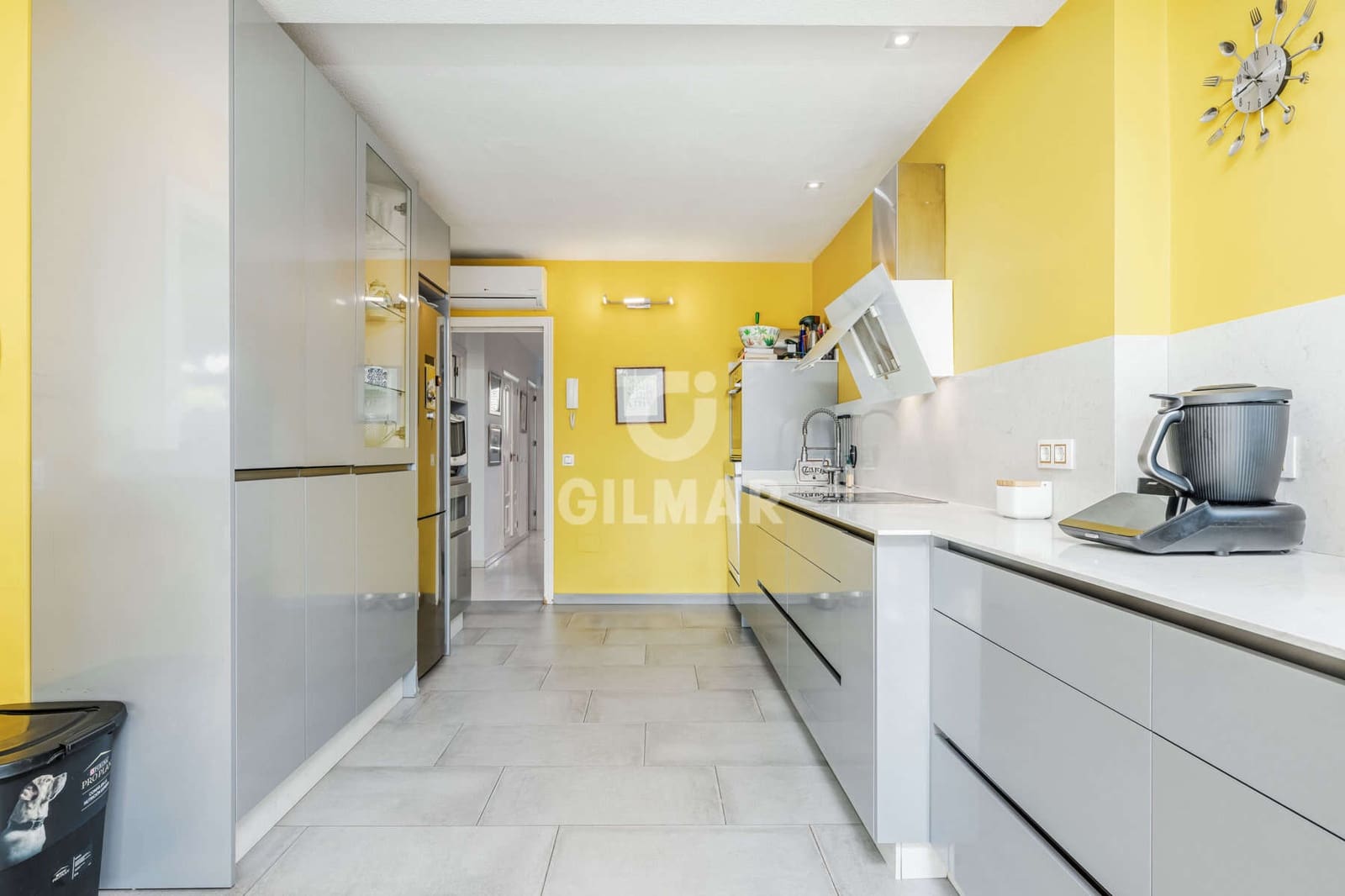 5 bedroom Semi-detached Villa for sale in Gelves with pool - € 550,000 (Ref: 9646435)