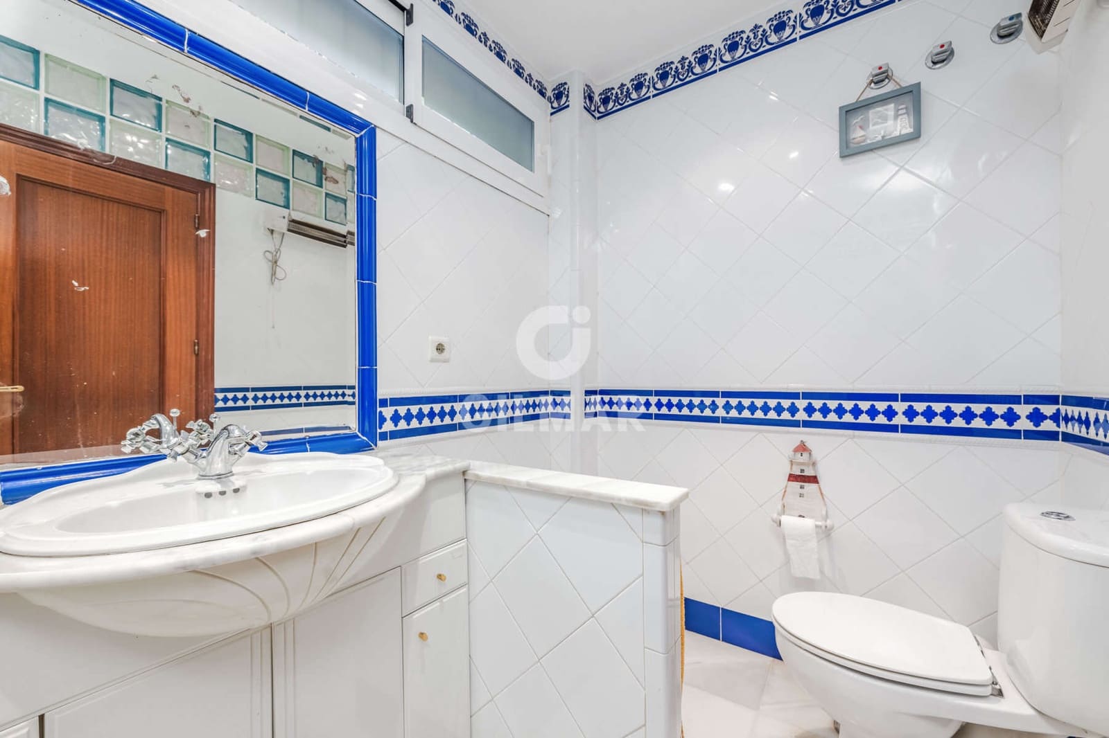 5 bedroom Semi-detached Villa for sale in Gelves with pool - € 550,000 (Ref: 9646435)