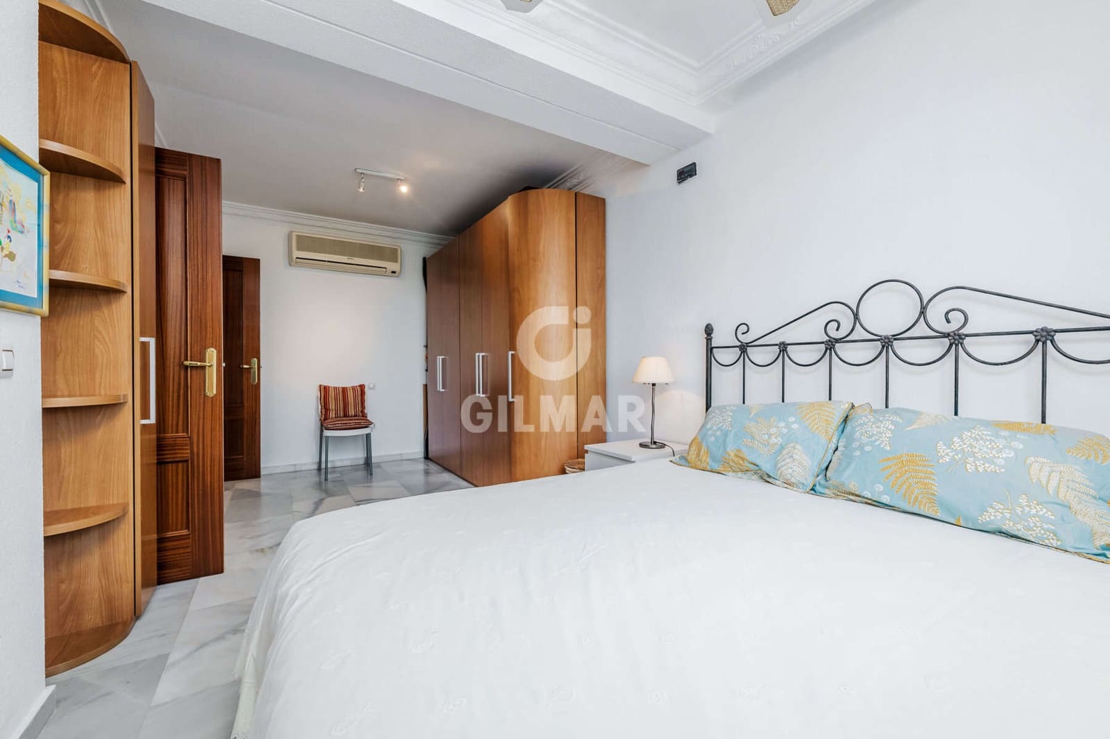 5 bedroom Semi-detached Villa for sale in Gelves with pool - € 550,000 (Ref: 9646435)