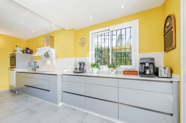 5 camera da letto Villetta Bifamiliare in vendita in Gelves con piscina - 550.000 € (Rif: 9646435)