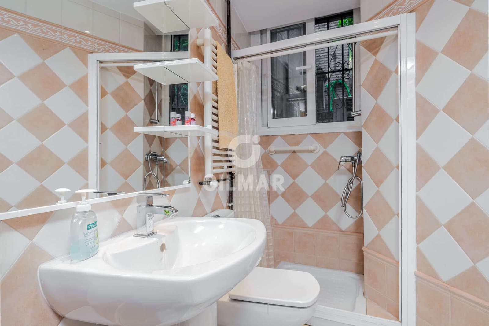 5 bedroom Semi-detached Villa for sale in Gelves with pool - € 550,000 (Ref: 9646435)