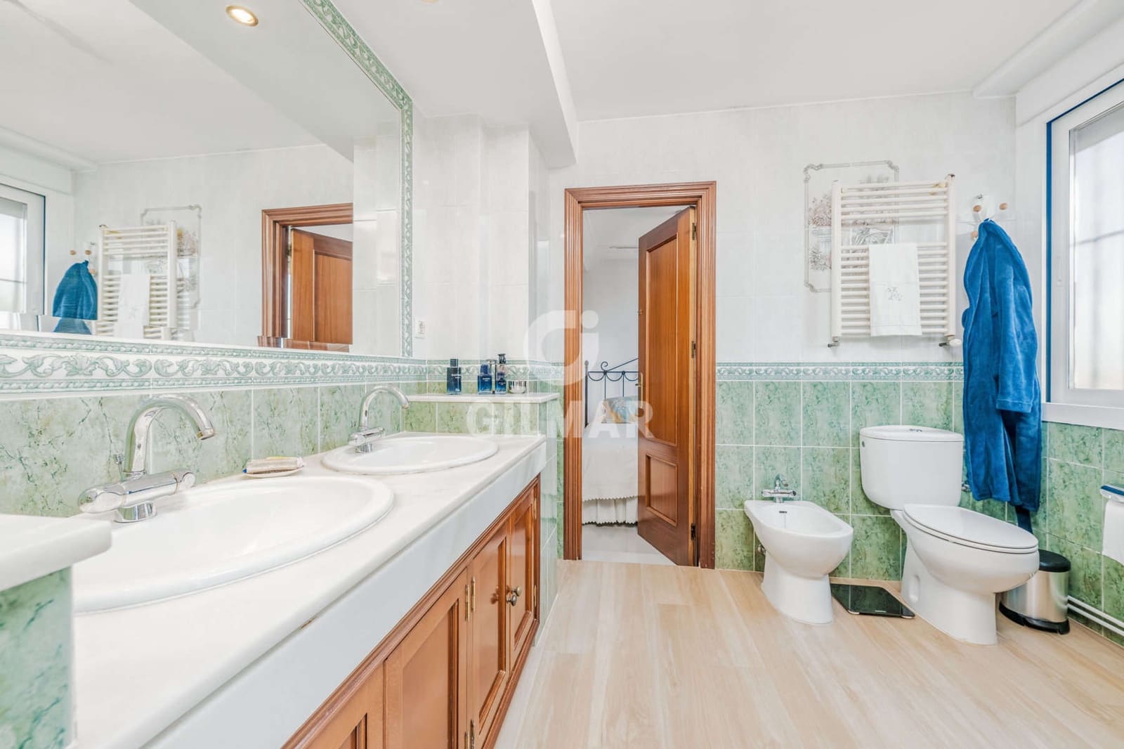 5 bedroom Semi-detached Villa for sale in Gelves with pool - € 550,000 (Ref: 9646435)