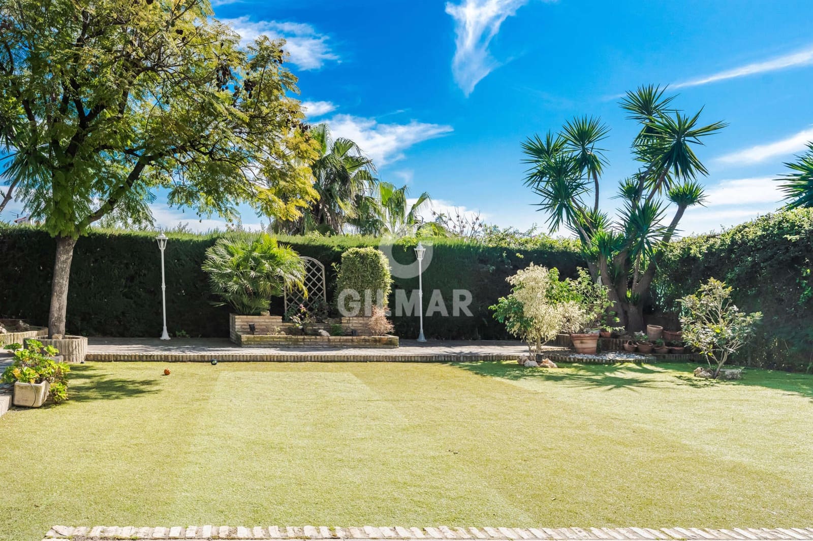 5 bedroom Semi-detached Villa for sale in Gelves with pool - € 550,000 (Ref: 9646435)