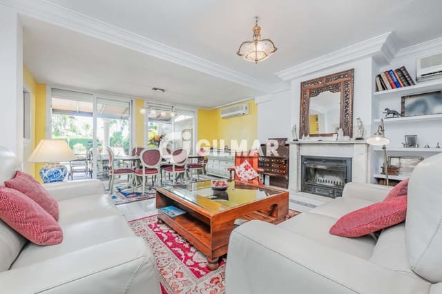 5 sypialnia Dom blizniak na sprzedaż w Gelves z basenem garażem - 515 000 € (Ref: 9646435)
