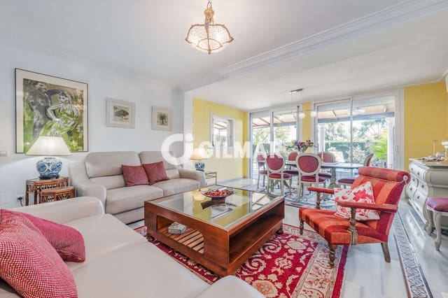 5 sypialnia Dom blizniak na sprzedaż w Gelves z basenem garażem - 515 000 € (Ref: 9646435)