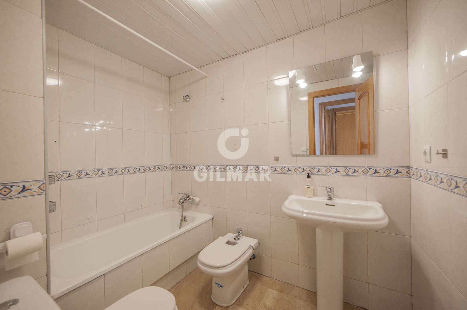 3 bedroom Flat for sale in Seville city with pool garage - € 328,000 (Ref: 9646439)