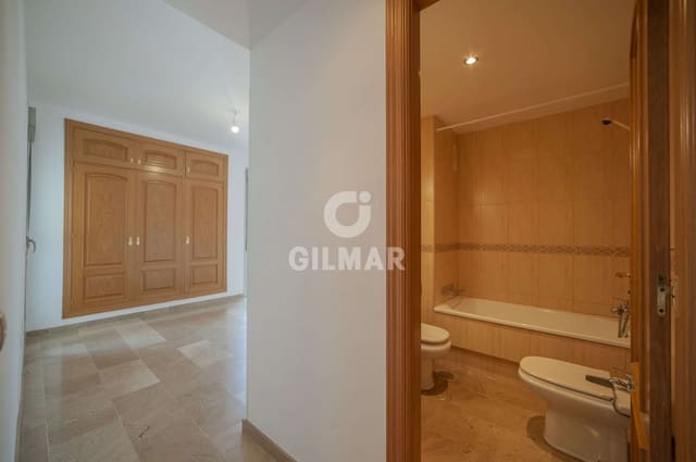 Piso de 3 habitaciones en Bellavista, Sevilla ciudad en venta con piscina garaje - 328.000 € (Ref: 9646439)