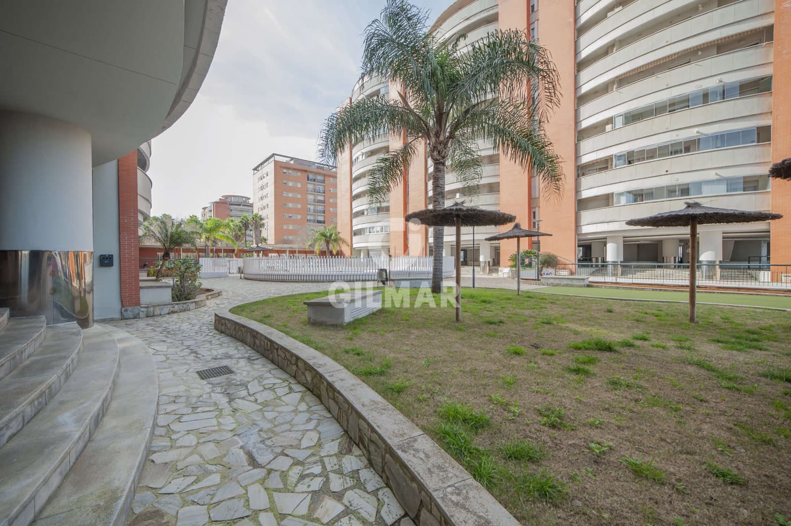 3 bedroom Flat for sale in Seville city with pool garage - € 328,000 (Ref: 9646439)