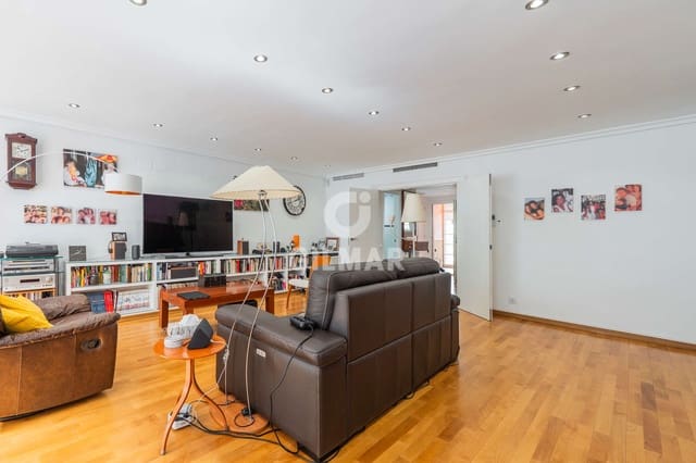 6 sovrum Radhus till salu i Mirasierra, Madrid stad med pool garage - 1 435 000 € (Ref: 9650707)