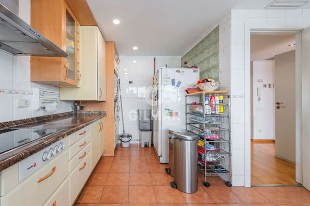 6 sovrum Radhus till salu i Mirasierra, Madrid stad med pool garage - 1 435 000 € (Ref: 9650707)