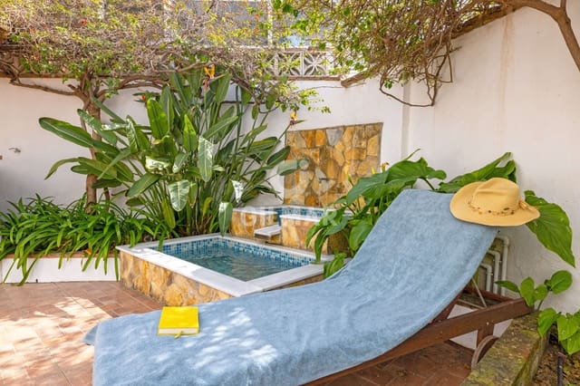 4 chambre Villa/Maison Semi-Mitoyenne à vendre à Sierra de Estepona - Avda. de Andalucía, Estepona avec garage - 768 000 € (Ref: 9652414)