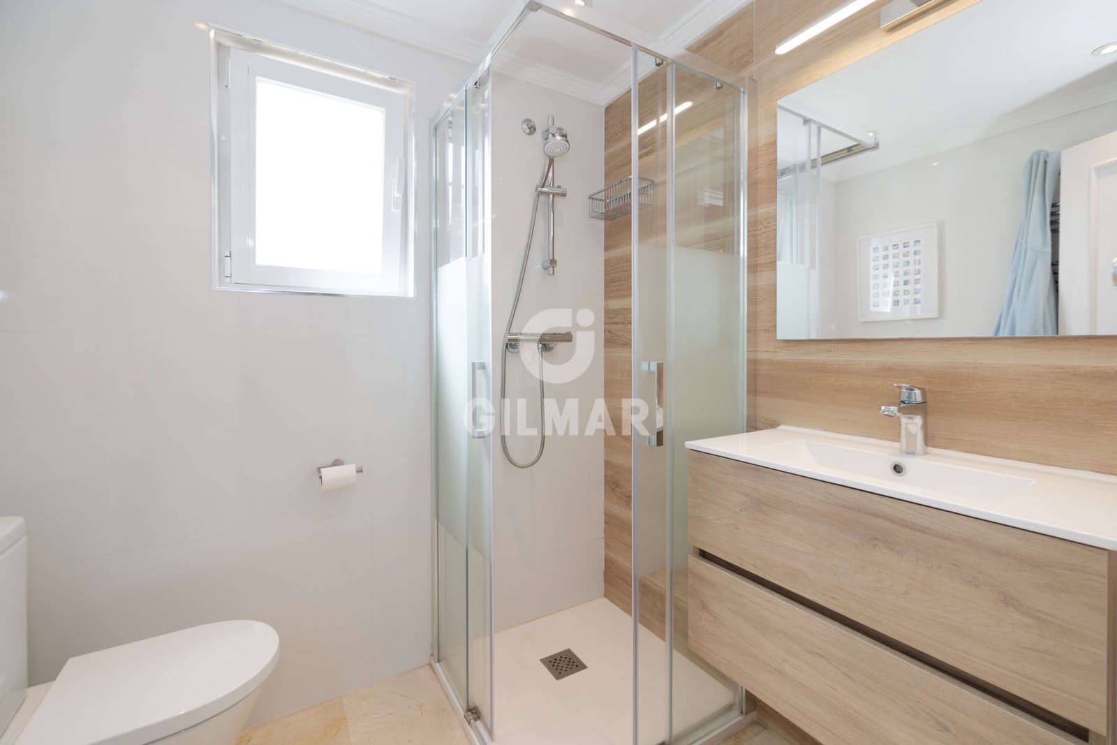 4 chambre Villa/Maison Semi-Mitoyenne à vendre à Estepona avec garage - 768 000 € (Ref: 9652414)