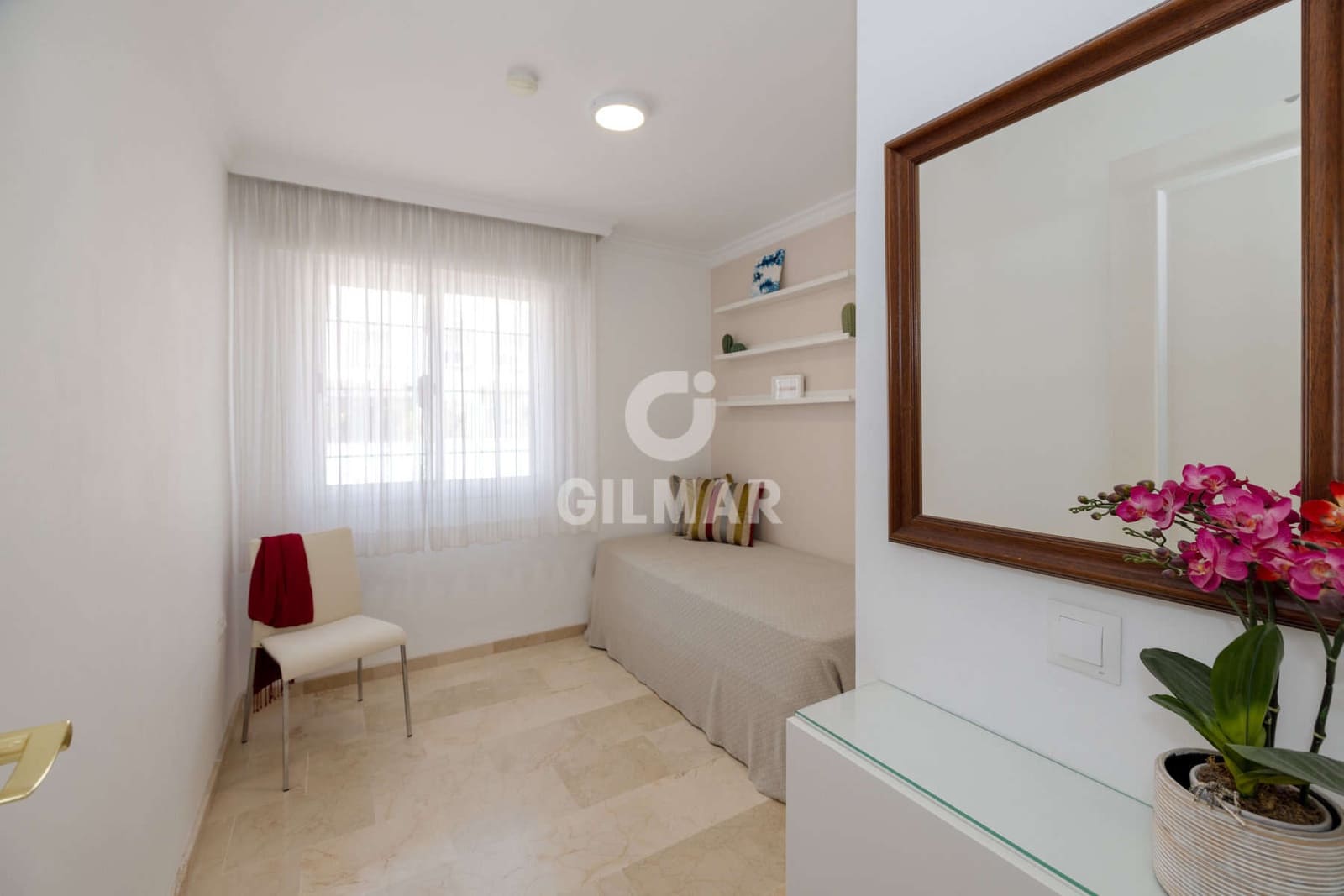 4 chambre Villa/Maison Semi-Mitoyenne à vendre à Estepona avec garage - 768 000 € (Ref: 9652414)