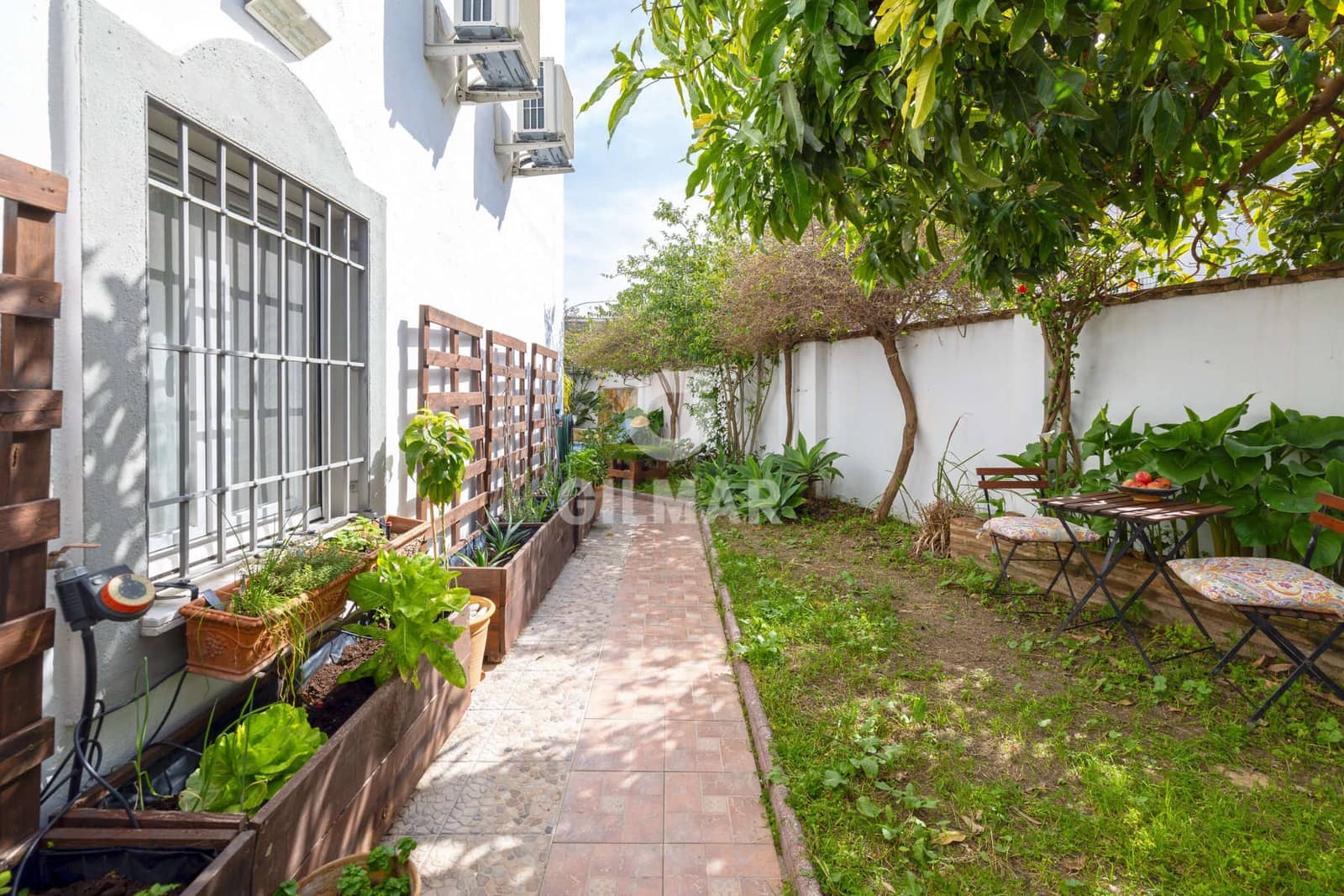 4 chambre Villa/Maison Semi-Mitoyenne à vendre à Estepona avec garage - 768 000 € (Ref: 9652414)