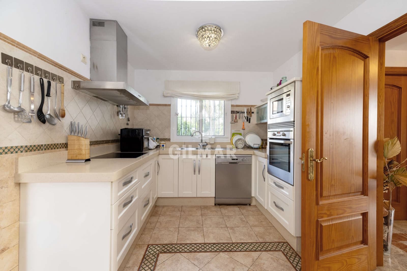 Chalet de 5 habitaciones en Bahia de Casares en venta con piscina - 1.200.000 € (Ref: 9652415)