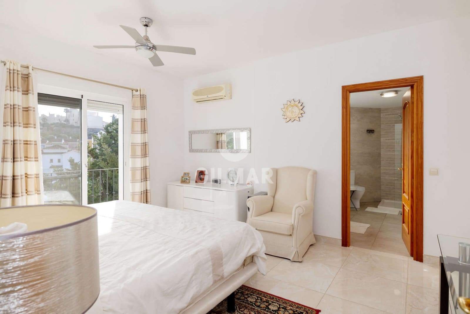 Chalet de 5 habitaciones en Bahia de Casares en venta con piscina - 1.200.000 € (Ref: 9652415)