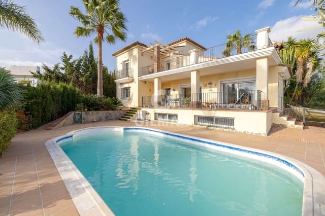 Chalet de 5 habitaciones en Bahia de Casares, Casares en venta con piscina - 1.200.000 € (Ref: 9652415)