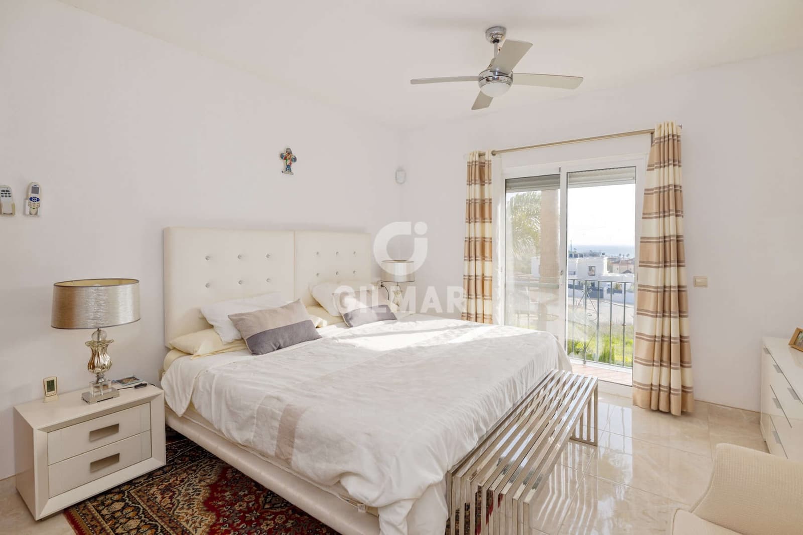 Chalet de 5 habitaciones en Bahia de Casares en venta con piscina - 1.200.000 € (Ref: 9652415)