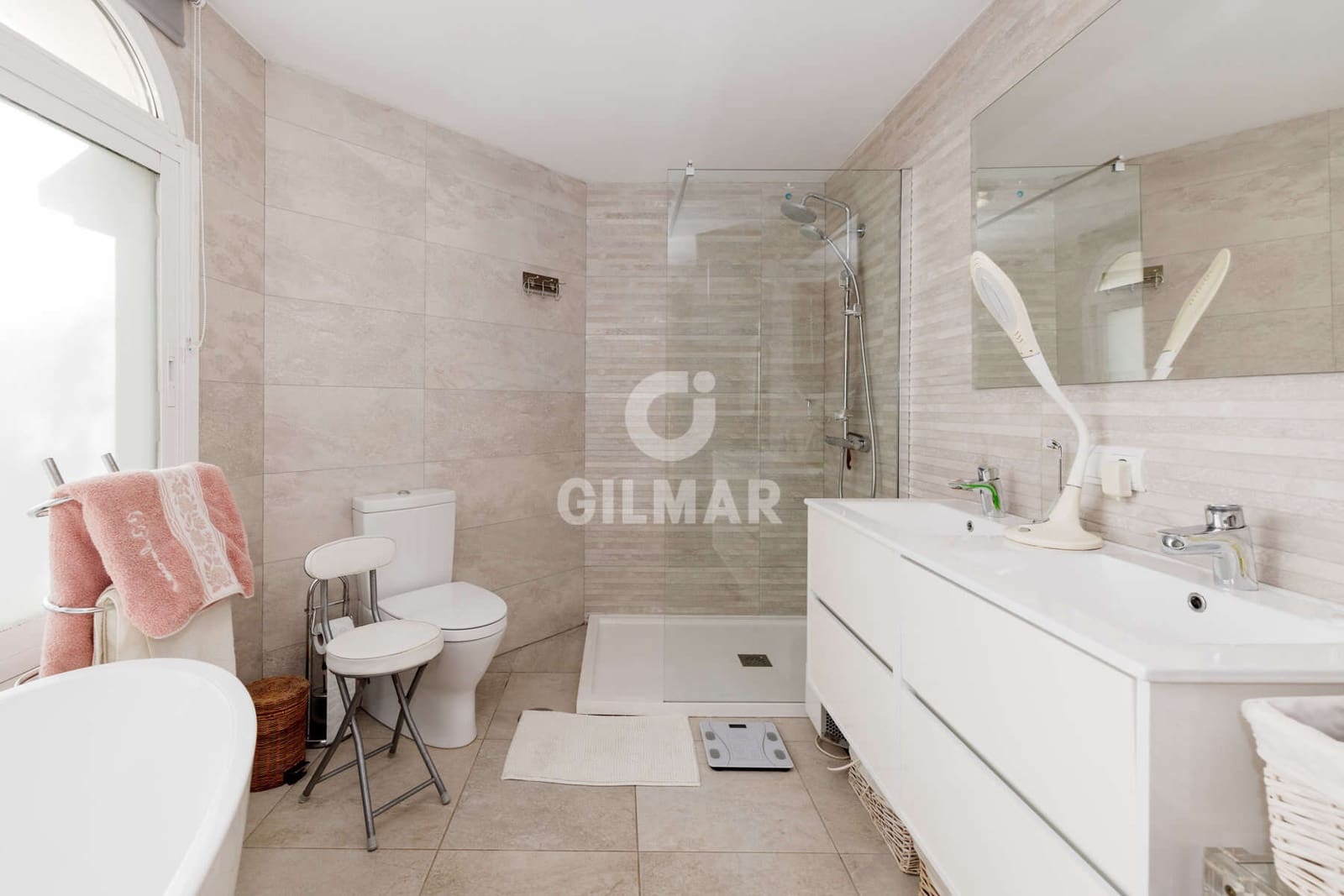 Chalet de 5 habitaciones en Bahia de Casares en venta con piscina - 1.200.000 € (Ref: 9652415)