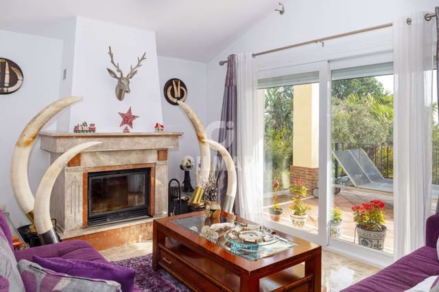 Chalet de 5 habitaciones en Bahia de Casares, Casares en venta con piscina - 1.200.000 € (Ref: 9652415)