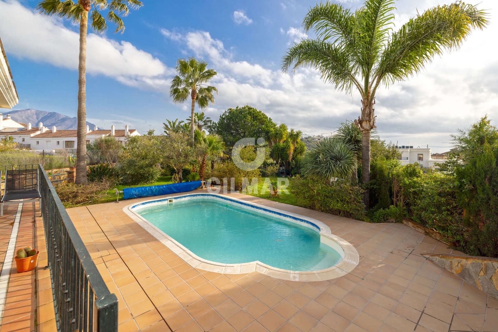 Chalet de 5 habitaciones en Bahia de Casares en venta con piscina - 1.200.000 € (Ref: 9652415)