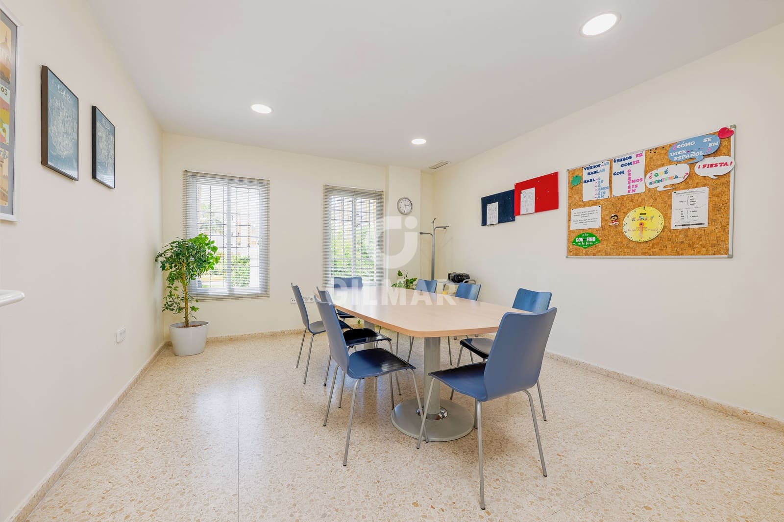 Erhverv til salg i El Puerto de Santa Maria - € 450.000 (Ref: 9654355)