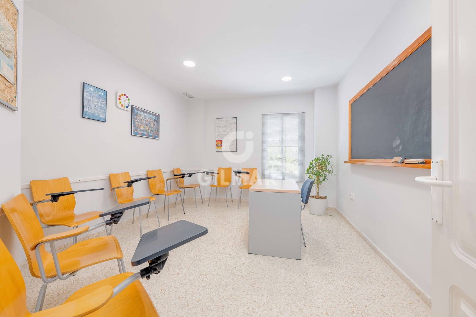 Erhverv til salg i El Puerto de Santa Maria - € 450.000 (Ref: 9654355)