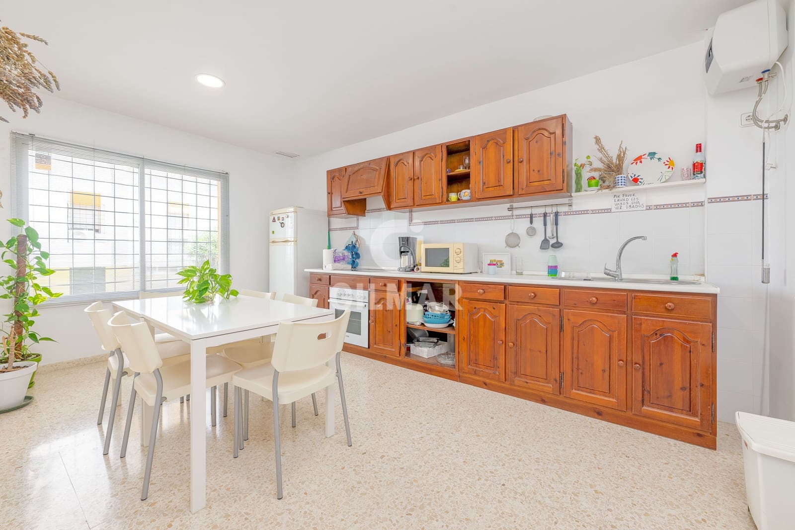 Erhverv til salg i El Puerto de Santa Maria - € 450.000 (Ref: 9654355)