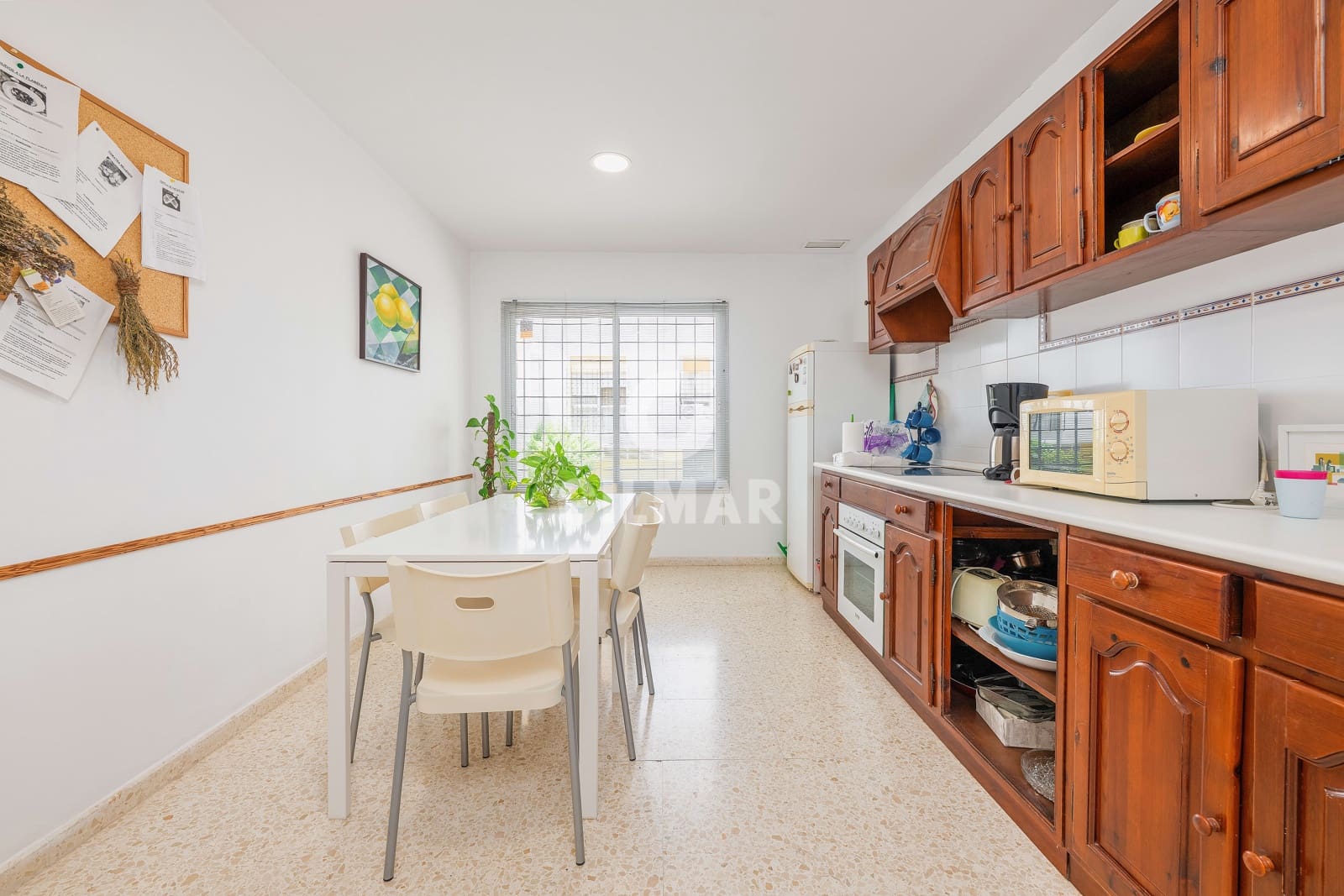 Erhverv til salg i El Puerto de Santa Maria - € 450.000 (Ref: 9654355)