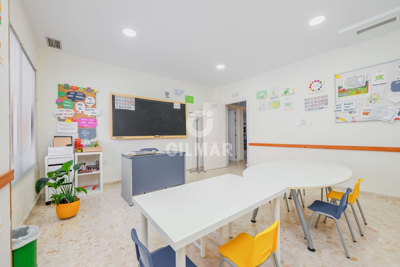 Erhverv til salg i El Puerto de Santa Maria - € 450.000 (Ref: 9654355)
