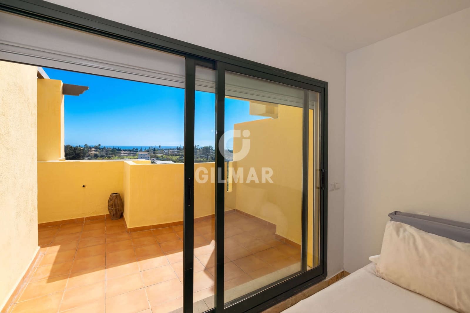 3 makuuhuone Kattohuoneisto myytävänä paikassa Estepona mukana 
autotalli - 595 000 € (Ref: 9656515)