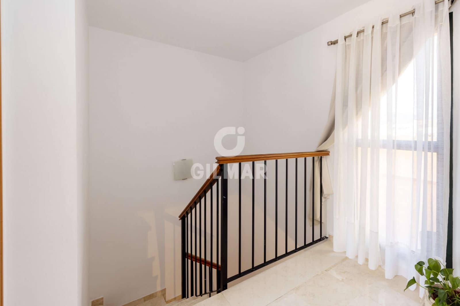 3 makuuhuone Kattohuoneisto myytävänä paikassa Estepona mukana 
autotalli - 595 000 € (Ref: 9656515)