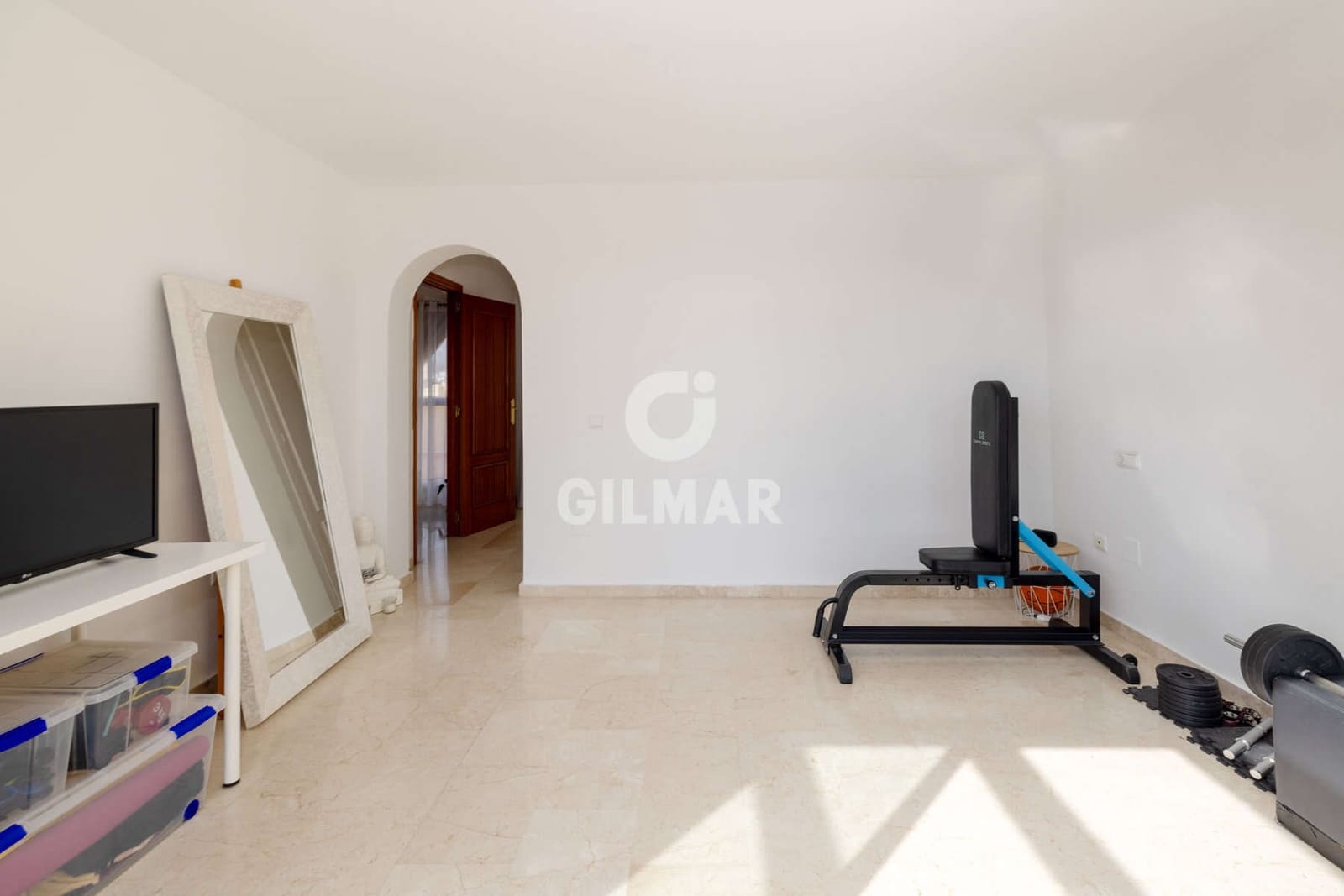 3 makuuhuone Kattohuoneisto myytävänä paikassa Estepona mukana 
autotalli - 595 000 € (Ref: 9656515)