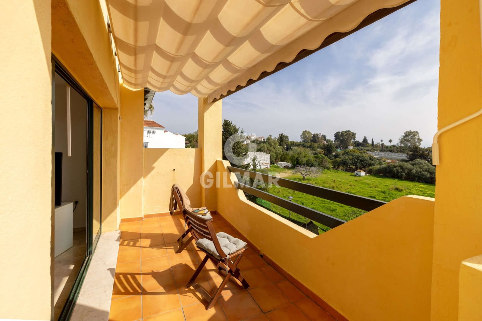 3 makuuhuone Kattohuoneisto myytävänä paikassa Estepona mukana 
autotalli - 595 000 € (Ref: 9656515)