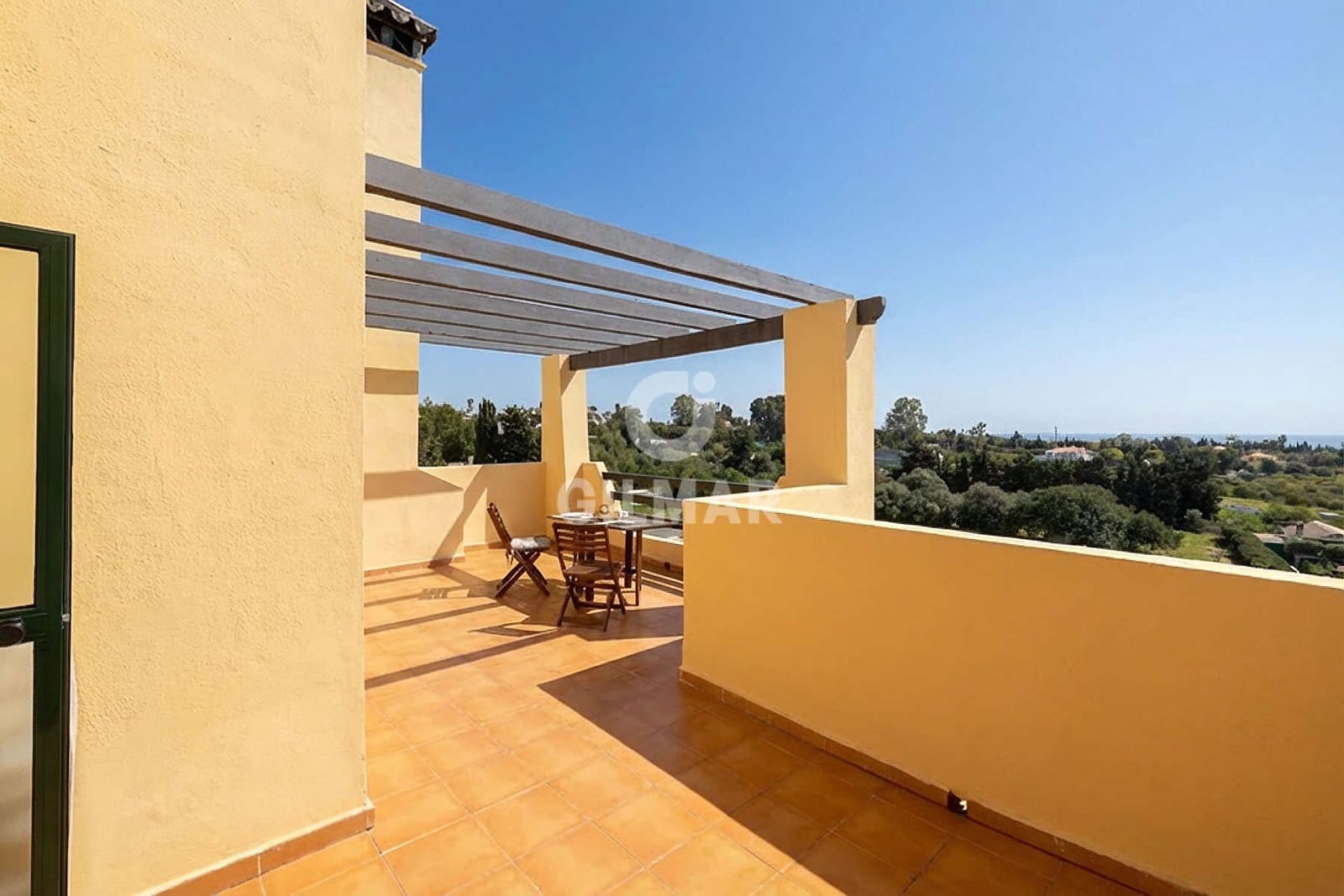 3 makuuhuone Kattohuoneisto myytävänä paikassa Estepona mukana 
autotalli - 595 000 € (Ref: 9656515)