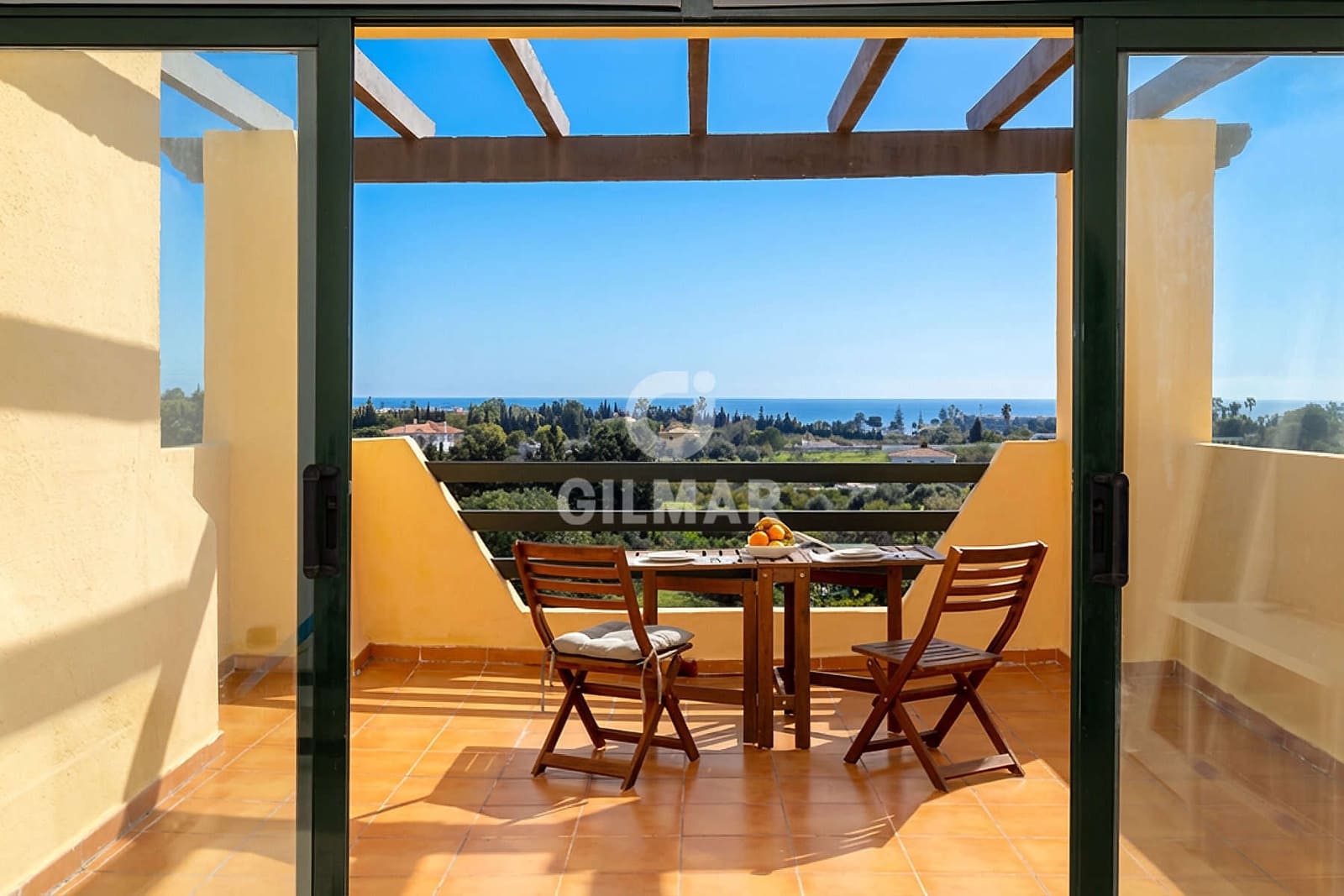 3 makuuhuone Kattohuoneisto myytävänä paikassa Estepona mukana 
autotalli - 595 000 € (Ref: 9656515)