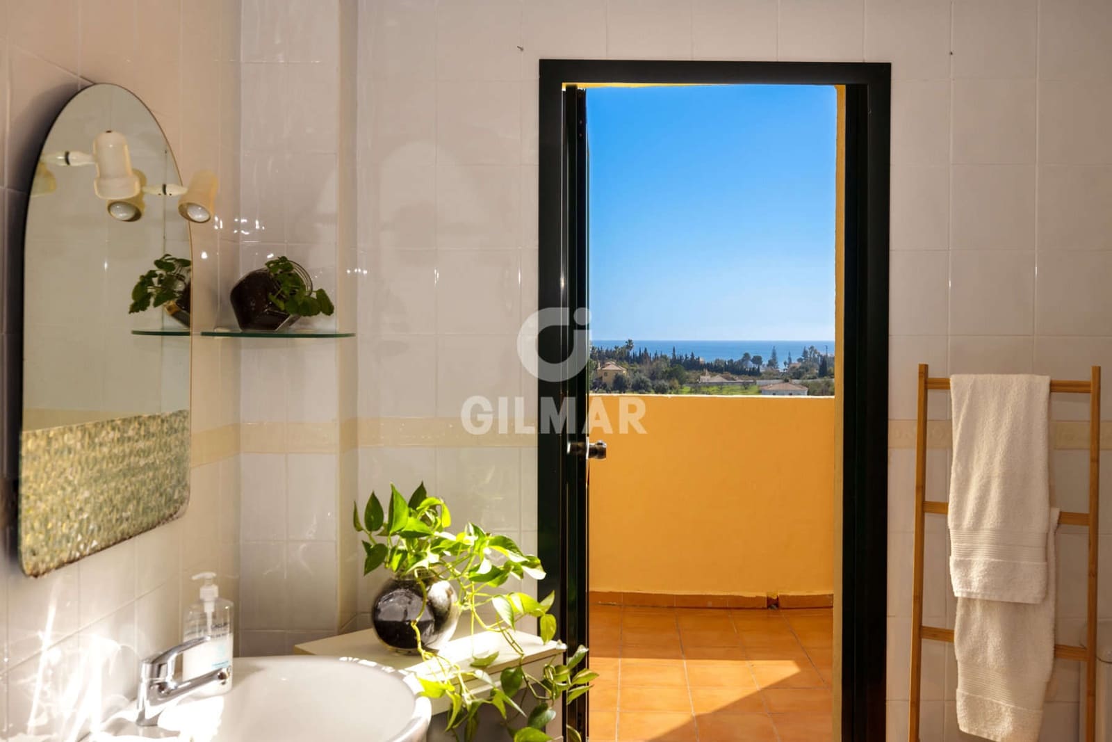 3 makuuhuone Kattohuoneisto myytävänä paikassa Estepona mukana 
autotalli - 595 000 € (Ref: 9656515)