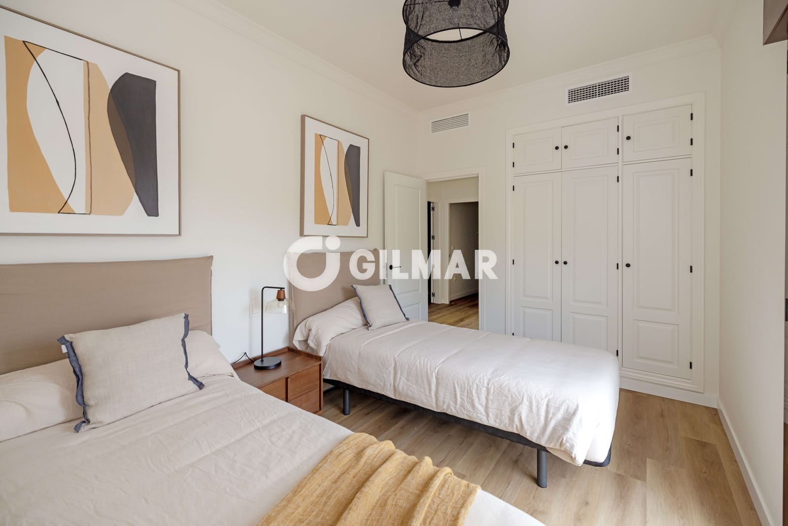 3 sypialnia Dom szeregowy na sprzedaż w Estepona z basenem garażem - 574 750 € (Ref: 9657027)