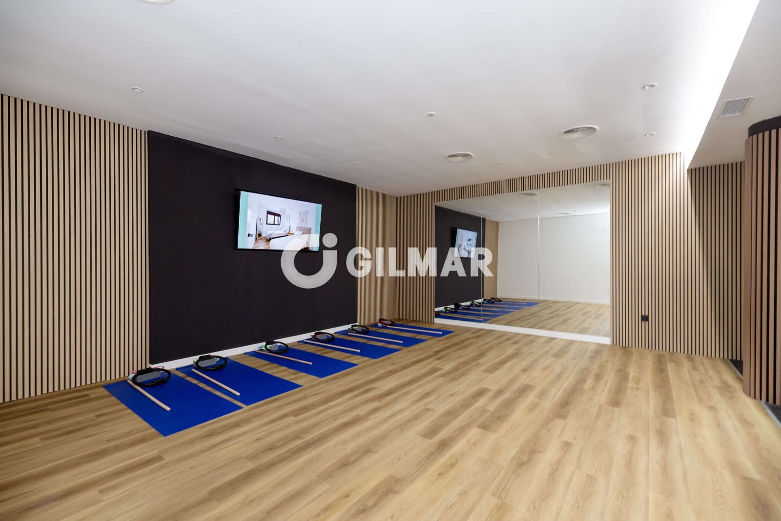 3 sypialnia Dom szeregowy na sprzedaż w Estepona z basenem garażem - 574 750 € (Ref: 9657027)