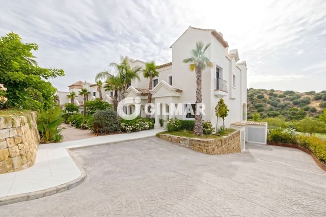 Adosado de 3 habitaciones en Valle Romano Golf, Estepona en venta con piscina garaje - 574.750 € (Ref: 9657027)