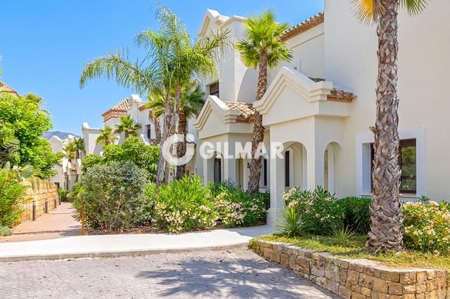 Adosado de 3 habitaciones en Valle Romano Golf, Estepona en venta con piscina garaje - 574.750 € (Ref: 9657027)