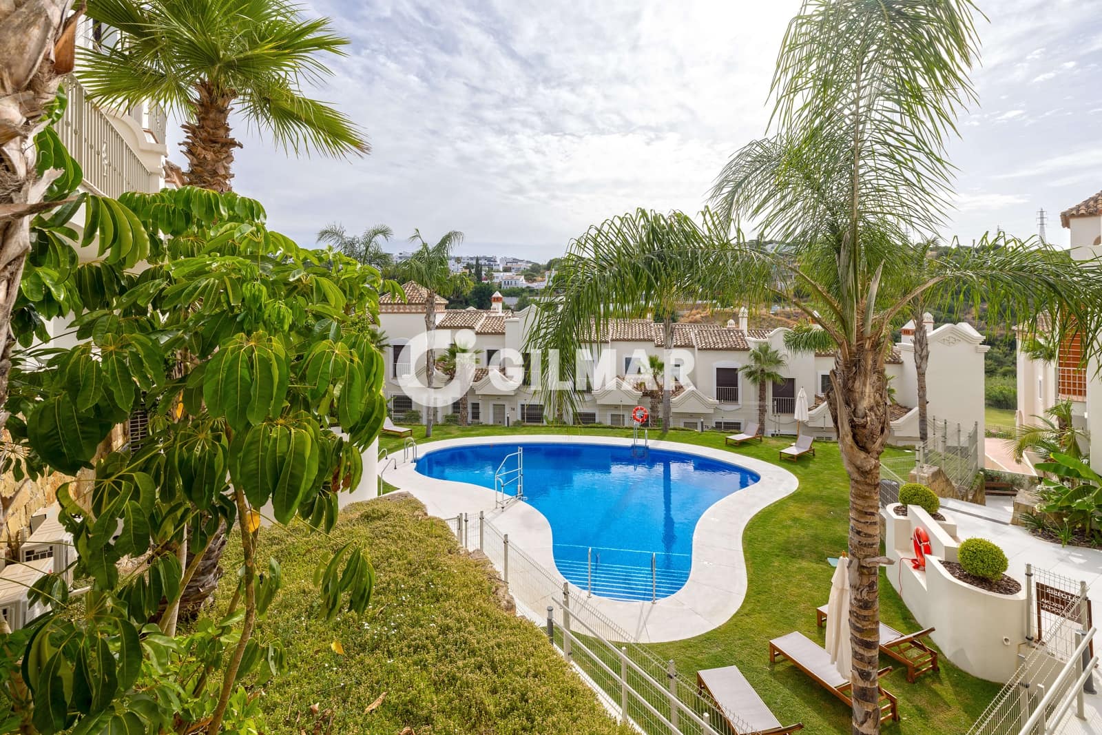 3 sypialnia Dom szeregowy na sprzedaż w Estepona z basenem garażem - 574 750 € (Ref: 9657027)