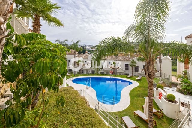 Adosado de 3 habitaciones en Valle Romano Golf, Estepona en venta con piscina garaje - 574.750 € (Ref: 9657027)