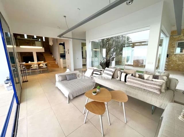 5 bedroom Villa for sale in Torviscas, Adeje with pool garage - € 2,000,000 (Ref: 9658016)